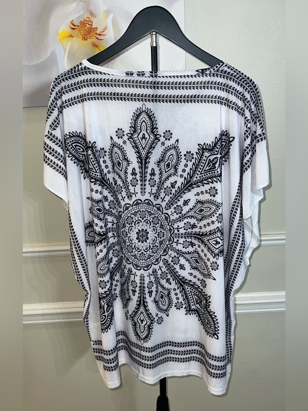 Cleo Black and White Medallion Boho Ethnic Floral Kimono MuuMuu Tunic Top! - Picture 2 of 8
